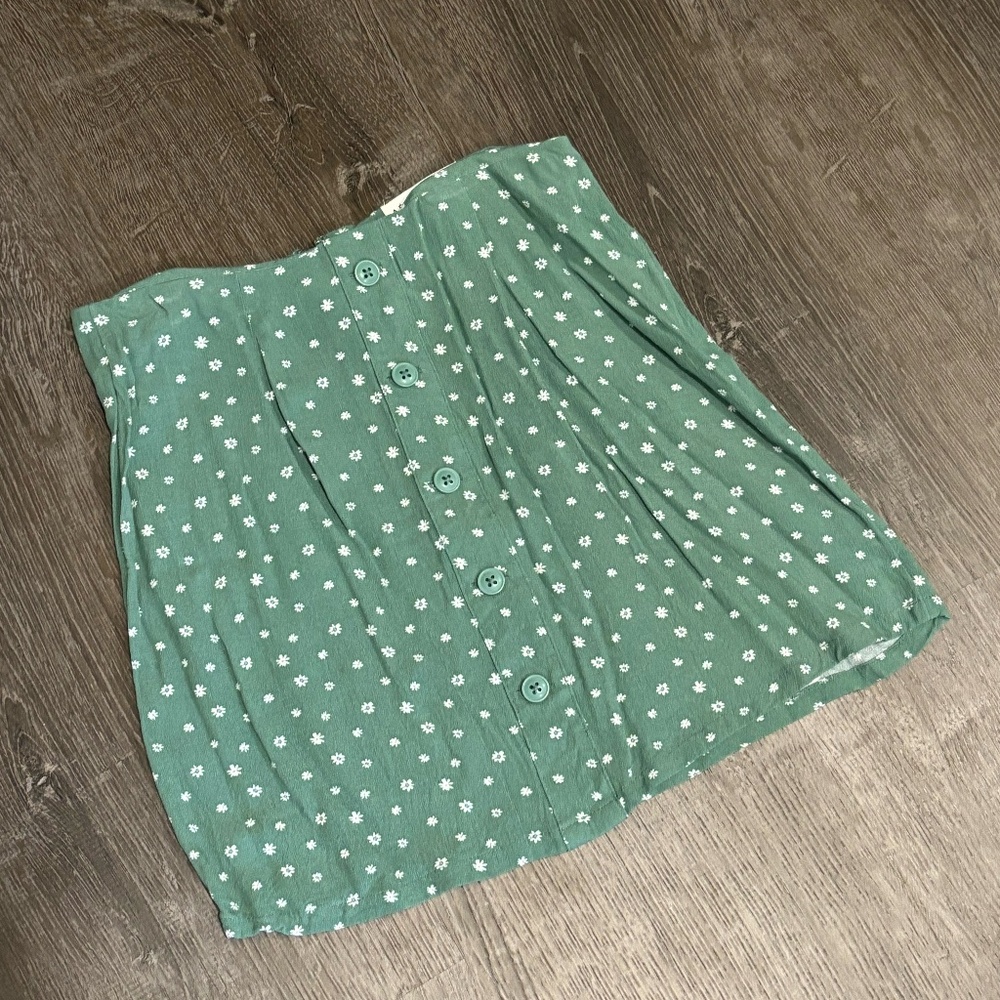 Aeropostale green flower skirt with buttons - size XS